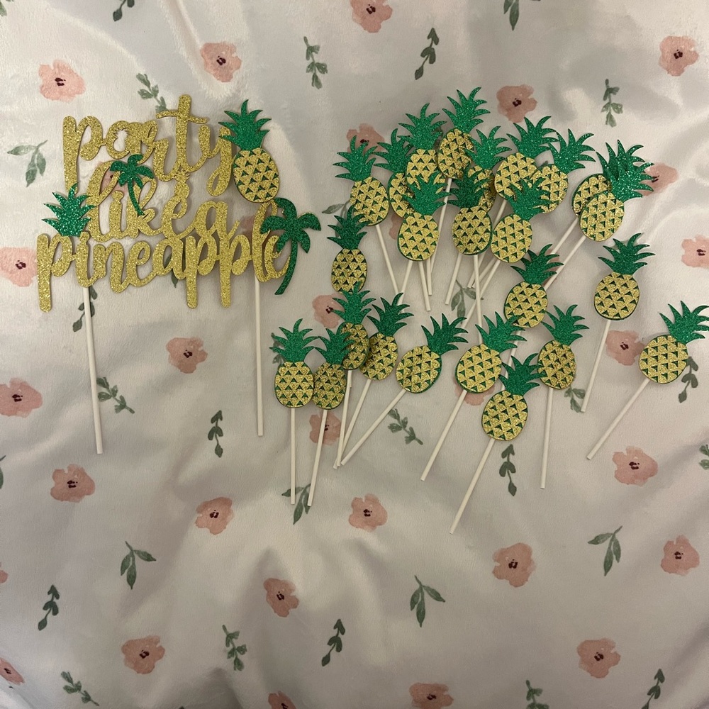 New pineapple cake topper/ cupcake toppers